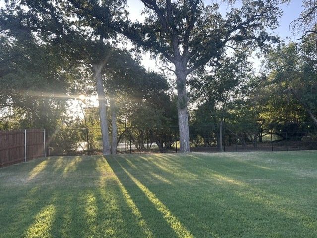 333 Lubbock Drive, Azle, TX 76020