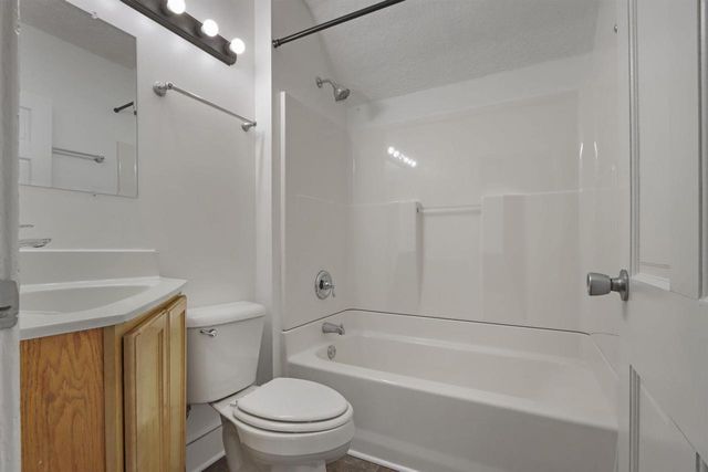 6609 24th AVENUE, Kenosha, WI 53143