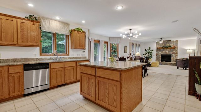 1224 Red Maple Ridge, Eau Claire, WI 54703