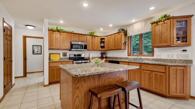 1224 Red Maple Ridge, Eau Claire, WI 54703