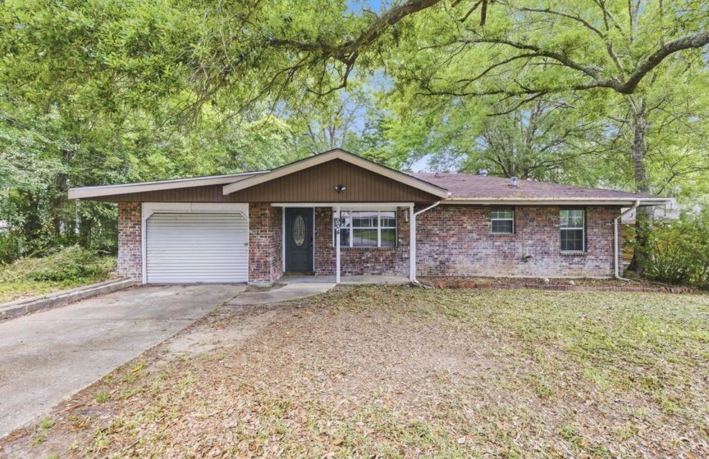 904 Chase, Deridder, LA 70634