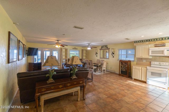 102 LAKE Avenue, Crescent City, FL 32112