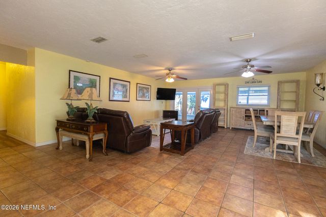 102 LAKE Avenue, Crescent City, FL 32112