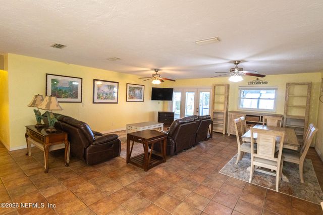 102 LAKE Avenue, Crescent City, FL 32112