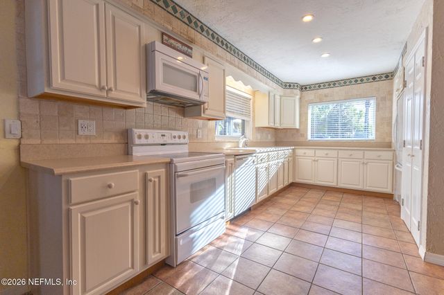 102 LAKE Avenue, Crescent City, FL 32112