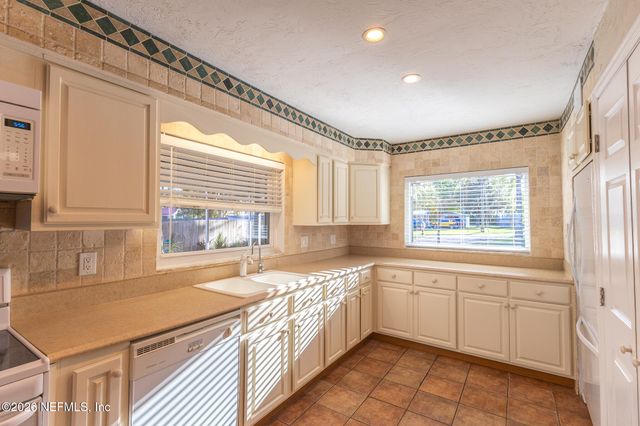 102 LAKE Avenue, Crescent City, FL 32112