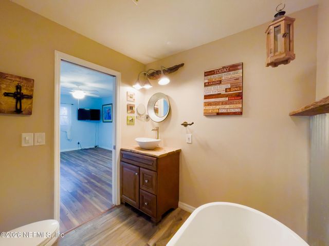 102 LAKE Avenue, Crescent City, FL 32112