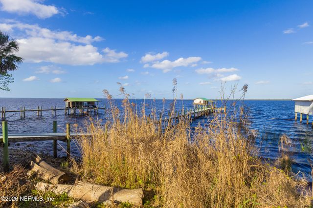 102 LAKE Avenue, Crescent City, FL 32112