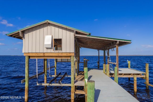 102 LAKE Avenue, Crescent City, FL 32112