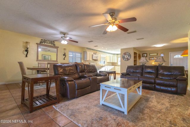 102 LAKE Avenue, Crescent City, FL 32112