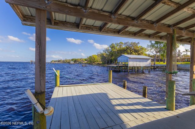 102 LAKE Avenue, Crescent City, FL 32112