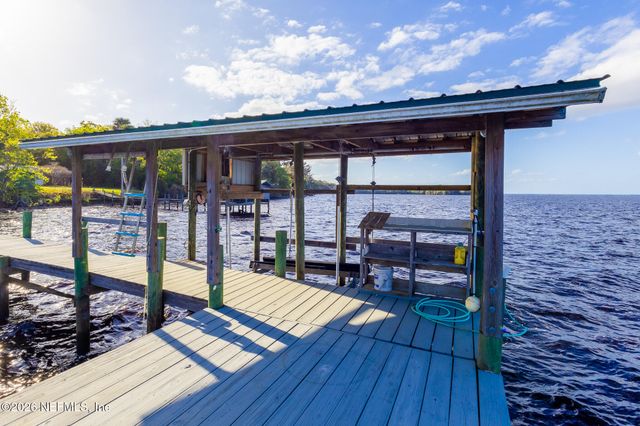 102 LAKE Avenue, Crescent City, FL 32112