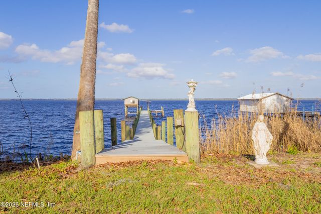 102 LAKE Avenue, Crescent City, FL 32112