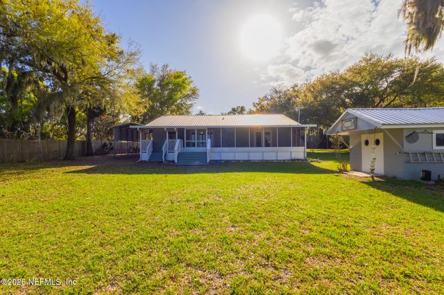 102 LAKE Avenue, Crescent City, FL 32112