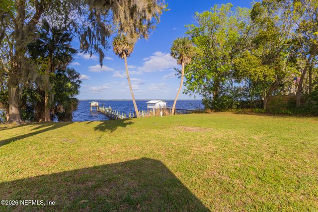 102 LAKE Avenue, Crescent City, FL 32112