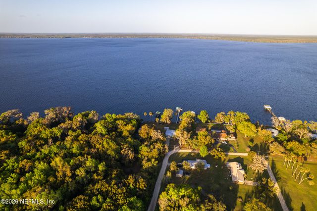 102 LAKE Avenue, Crescent City, FL 32112