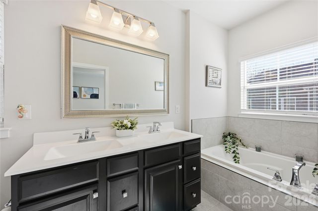 1172 Ashbury Street, Charlotte, NC 28216