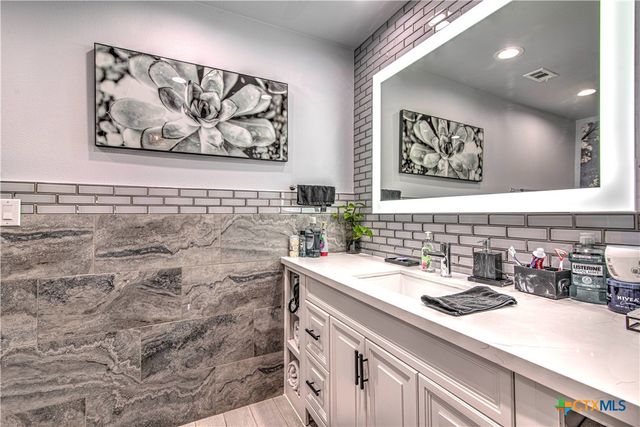 10 W Zenith Avenue, Temple, TX 76501
