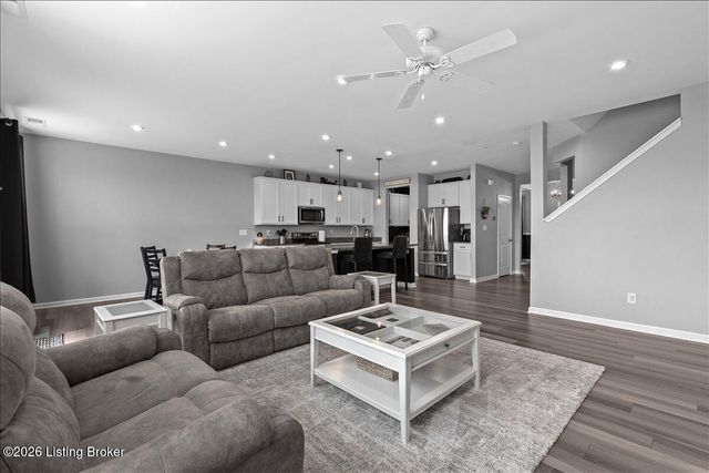 4008 Cobblestone Ln, La Grange, KY 40031