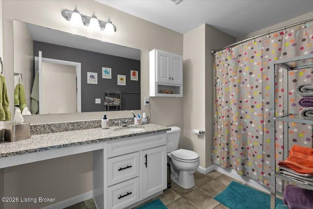 4008 Cobblestone Ln, La Grange, KY 40031
