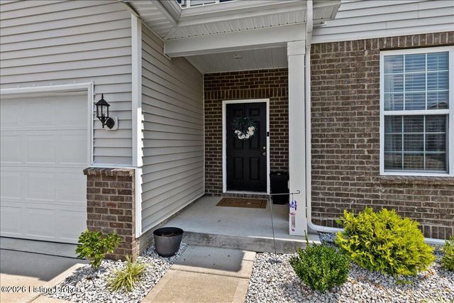 4008 Cobblestone Ln, La Grange, KY 40031
