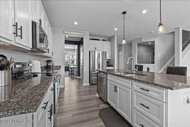 4008 Cobblestone Ln, La Grange, KY 40031