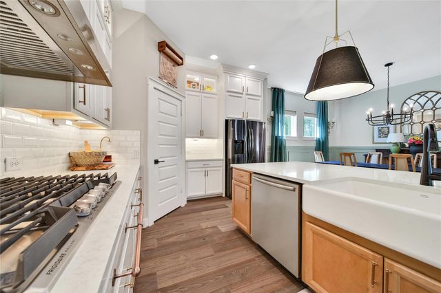 325 Bromley Square Drive, Montgomery, TX 77316