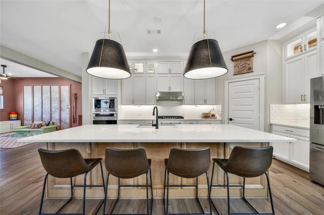 325 Bromley Square Drive, Montgomery, TX 77316