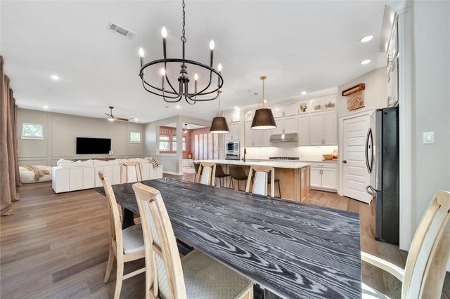 325 Bromley Square Drive, Montgomery, TX 77316