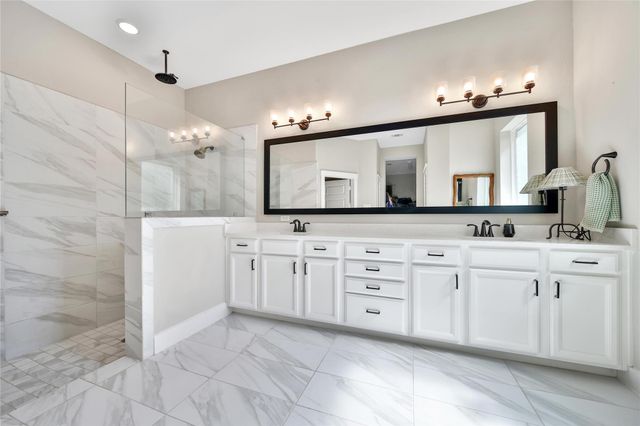 325 Bromley Square Drive, Montgomery, TX 77316