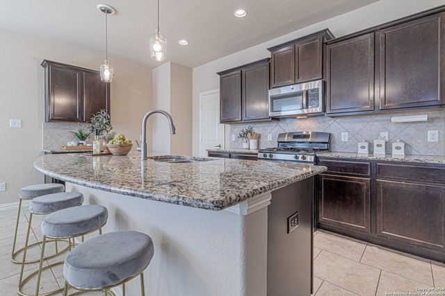 22819 Akin Town, San Antonio, TX 78261