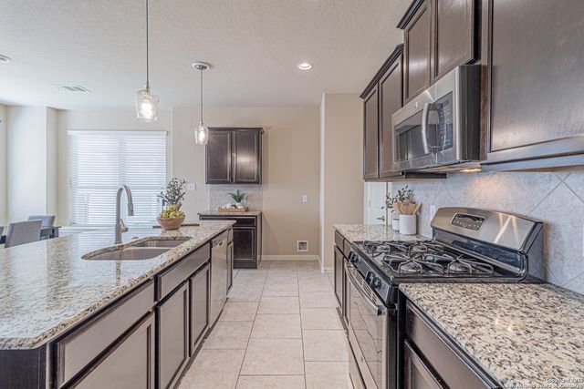22819 Akin Town, San Antonio, TX 78261