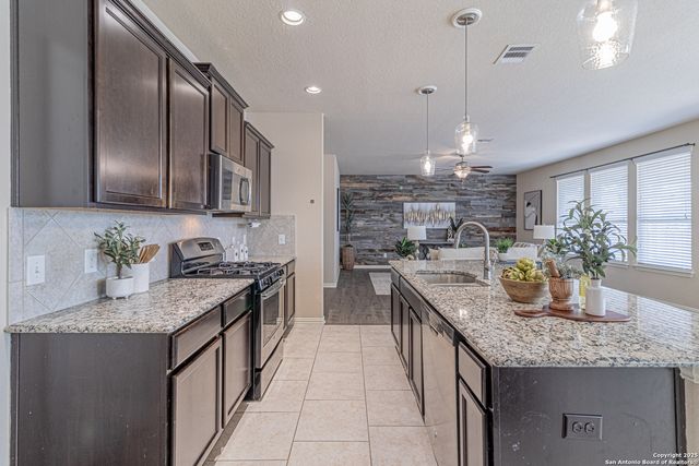 22819 Akin Town, San Antonio, TX 78261