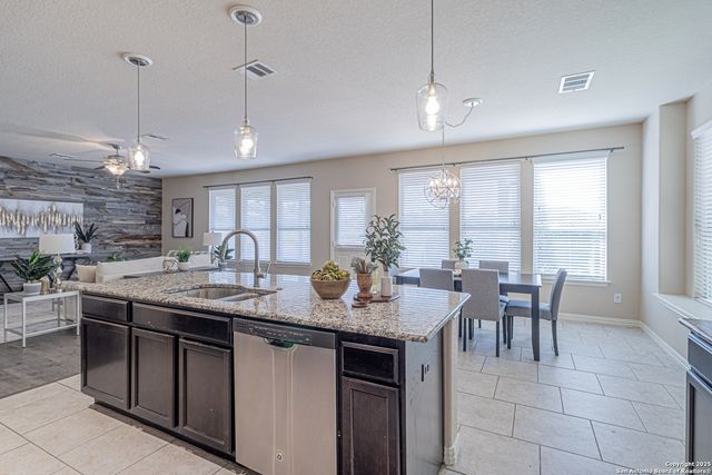 22819 Akin Town, San Antonio, TX 78261