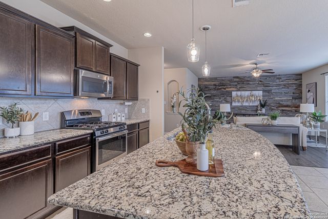 22819 Akin Town, San Antonio, TX 78261