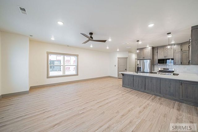 4959 N Beach Dr, Idaho Falls, ID 83401