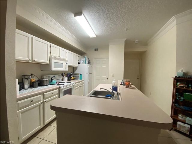 11490 Villa Grand # 201, Fort Myers, FL 33913