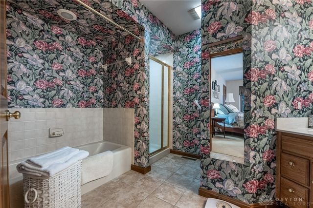 2582 Vienna Estates Drive, Miami Twp, OH 45459