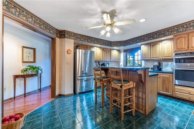 2582 Vienna Estates Drive, Miami Twp, OH 45459