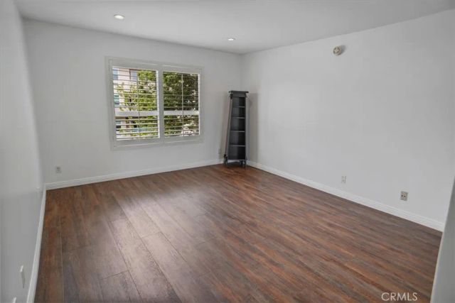 11230 Peach Grove Street 206, North Hollywood, CA 91601