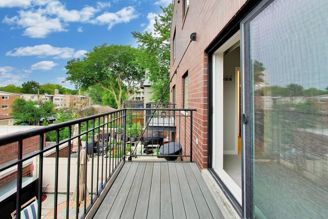 421 S Ridgeland Avenue 2S, Oak Park, IL 60302