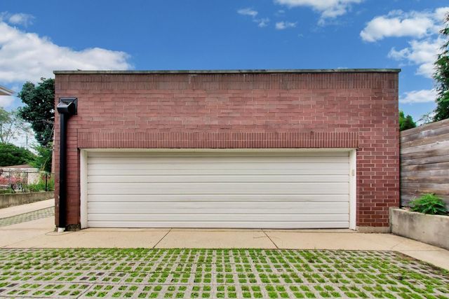 421 S Ridgeland Avenue 2S, Oak Park, IL 60302