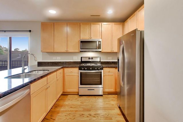 421 S Ridgeland Avenue 2S, Oak Park, IL 60302
