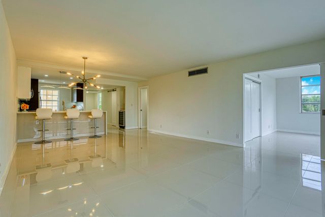 535 Oaks Drive 510, Pompano Beach, FL 33069
