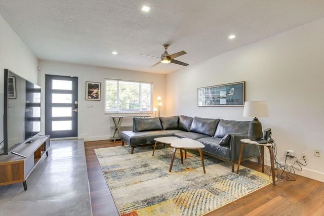 3530 NE 13th Avenue, Oakland Park, FL 33334