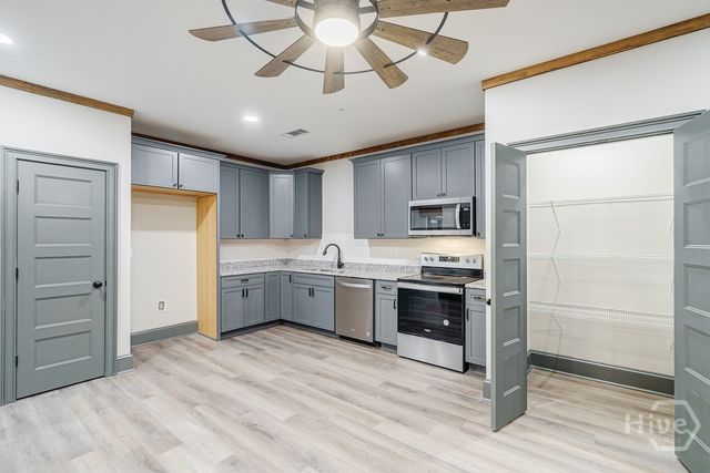34 Depot St 21, Hartwell, GA 30643