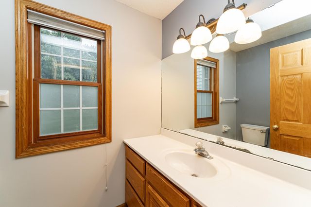 2319 Viola View Lane NE, Rochester, MN 55906