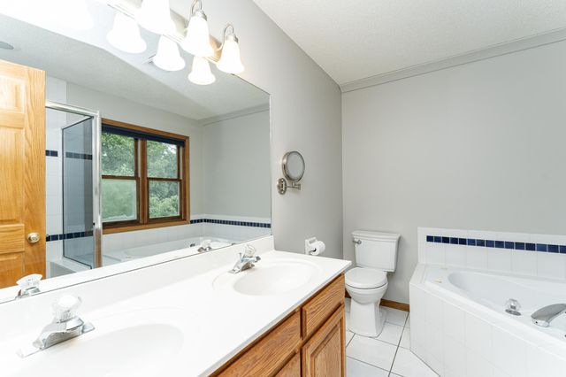 2319 Viola View Lane NE, Rochester, MN 55906