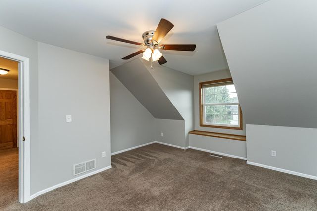 2319 Viola View Lane NE, Rochester, MN 55906