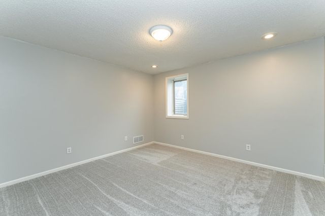 2319 Viola View Lane NE, Rochester, MN 55906